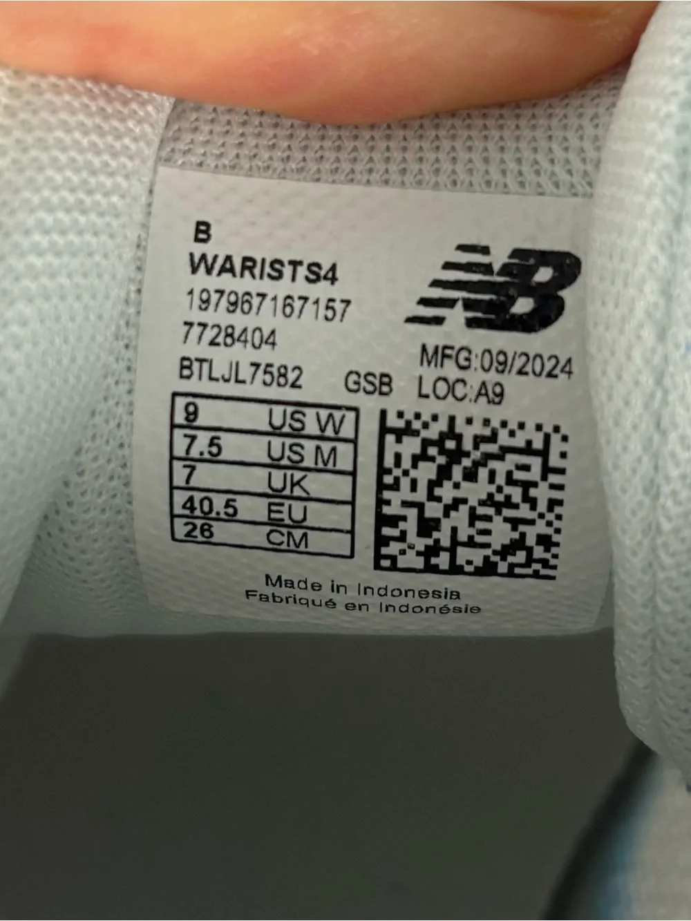 New Balance Fresh Foam Silver Warists Athletic Sneakers - Picture 7 of 8